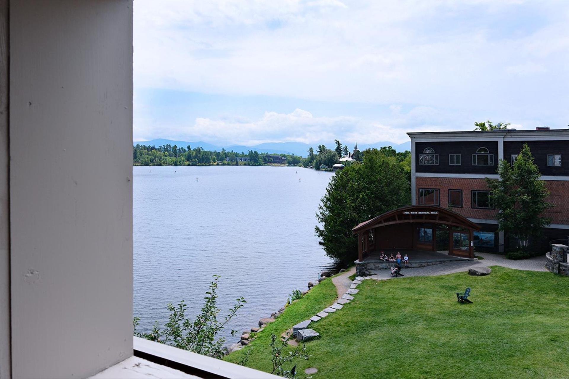 The Haus On Mirror Lake Lake Placid Habitación foto